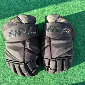 Black Senior Bauer Vapor Hyperlite Gloves 14" (Used)