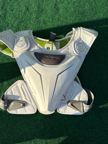 Small Adult Maverik M5 Shoulder Pads (Used)