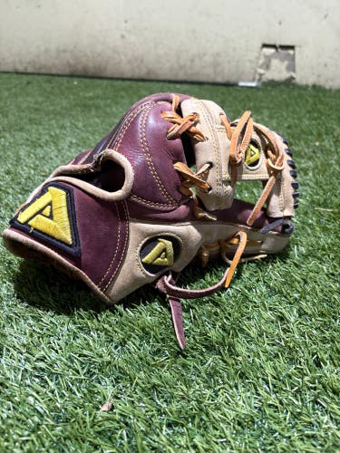 2025 Akadema RH Infield Baseball Glove 11.5" (Used)