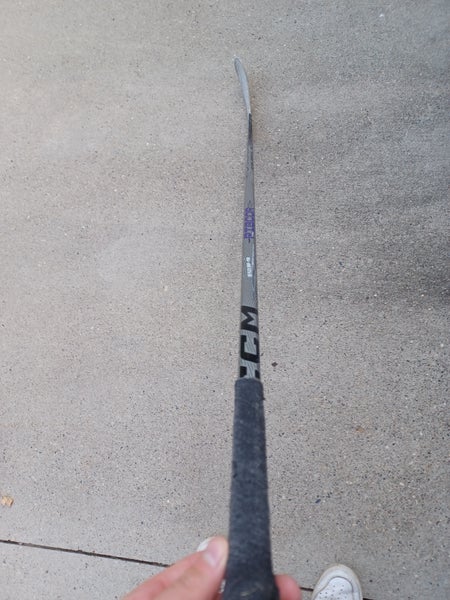 Intermediate CCM RibCor 86K Right Handed Hockey Stick P28 (Used)