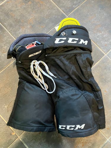 Black Junior Small CCM Tacks 9060 Hockey Pants (Used)