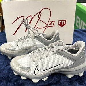 Gray Kid's 3Y (Big Kids / Youth) Youth Nike Force Trout 8 Pro MCS Low Top Footwear Molded Cleats (Ne