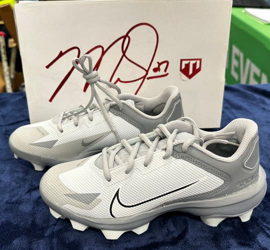 Gray Kid's 3Y (Big Kids / Youth) Youth Nike Force Trout 8 Pro MCS Low Top Footwear Molded Cleats (Ne