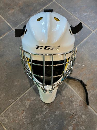 White Junior CCM Axis 1.5 Goalie Mask (Used)
