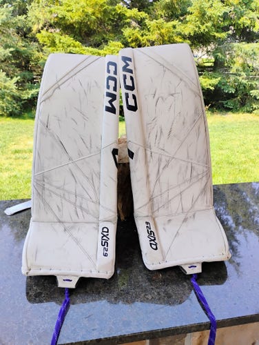 33" CCM Axis A2.9 Goalie Leg Pads
