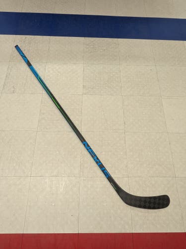 Senior Bauer Nexus Geo Right Handed Hockey Stick, P92 Curve, 87 Flex (New)