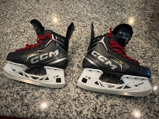 CCM Tacks XF 70 Hockey Skates Regular Width Size 2 (Used)