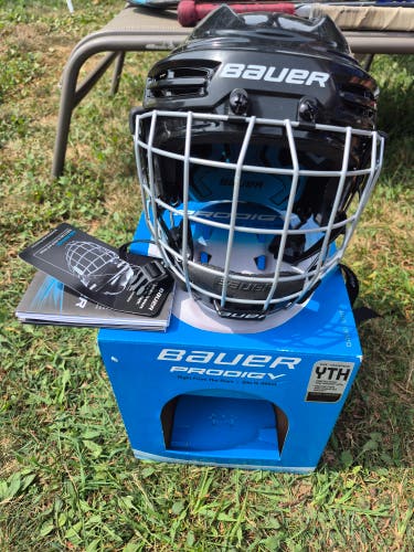 Youth Bauer Prodigy Helmet (New)