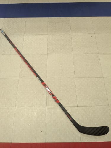 Senior CCM JetSpeed Team Hockey Stick, Right Hand, 85 Flex, Multiple Curves (New)