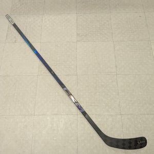 Intermediate CCM Jetspeed FT7 Pro Right Handed Hockey Stick, P28 Curve, 55 Flex (New)