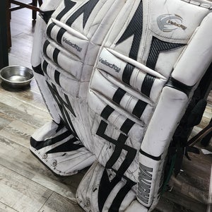2008 34" Vaughn Velocity 7400 Goalie Leg Pads (Used)