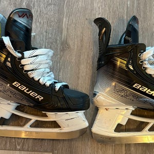 Bauer Vapor Hyperlite 2 Hockey Skates Regular Width 6.5 (Used)