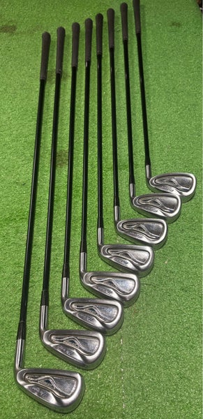 Men's Mizuno MX 900 Right Handed Iron Set Regular Flex Graphite Shaft (Used)