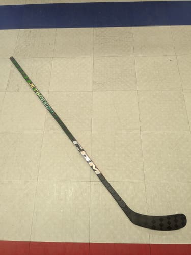 Intermediate CCM JetSpeed FT5 Pro Right Handed Hockey Stick, P29 Curve, 55 Flex, GREEN (New)
