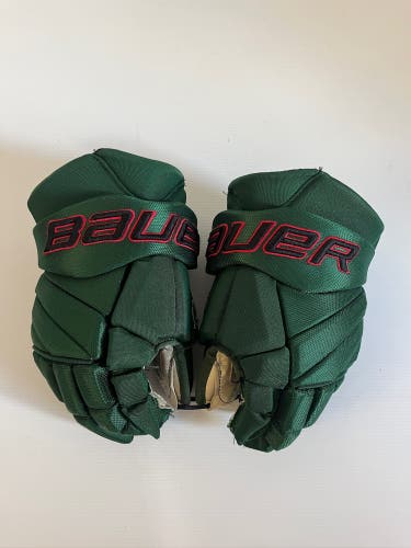 Used Senior Bauer Vapor Pro Team Pro Stock Size 14" Gloves Green/Black/Red