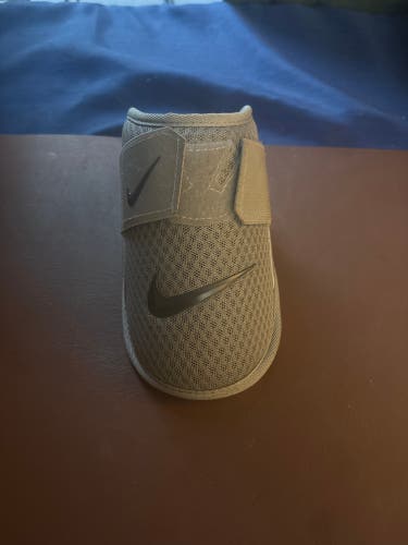 Gray Senior Nike Elbow Protection (Used)