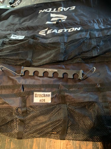 Easton (Used) Team Hanging Helmet Bag / Used Easton Hanging Fence