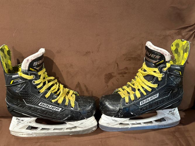 Bauer Hockey Skates Regular Width Size 2.5 (Used)