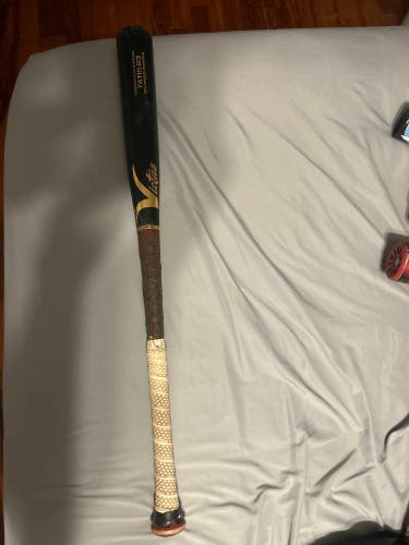 Victus Tatis Maple Bat (-3) 29 oz 32" (Used)