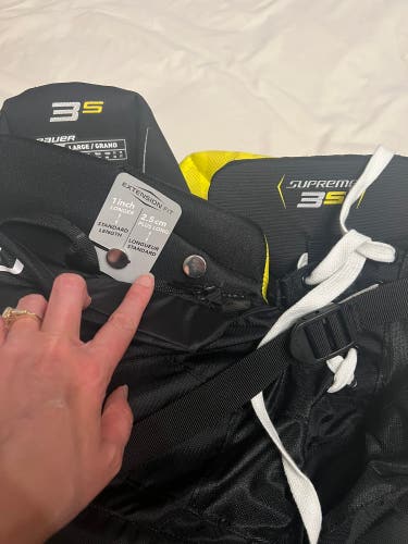 Youth Large Bauer Supreme 3S Hockey Pants (New)