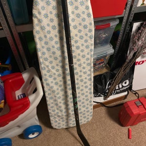 Intermediate Bauer Nexus Geo Left Hand Hockey Stick P28 (Used)