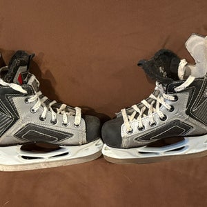 Easton SE2 Hockey Skates 12 (Used)