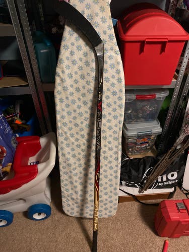 Junior Bauer Vapor X650 Lite Right Handed Hockey Stick P29 (Used)