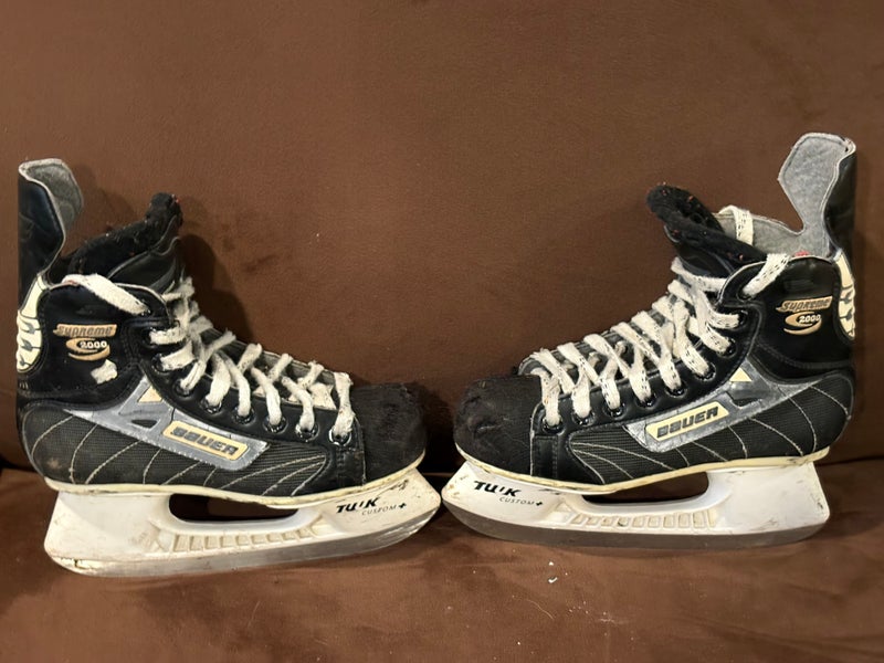 Bauer Supreme 2000 Hockey Skates Size 3 (Used)
