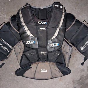 Medium DR Magnum Bulletproof 2500 Goalie Chest Protector (Used)