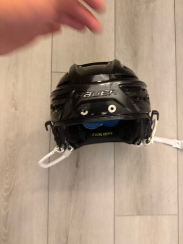 Medium Bauer Re-Akt 150 Helmet (Used)