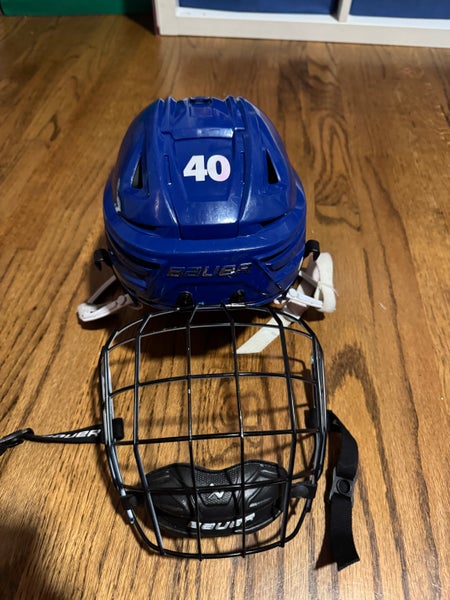 Small Bauer Re-Akt 150 Helmet (Used)