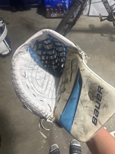 2023 Bauer Vapor Hyperlite 2 Full Right Pro Stock (Used)