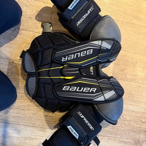 Small Bauer Supreme S27 Goalie Chest Protector (Used)