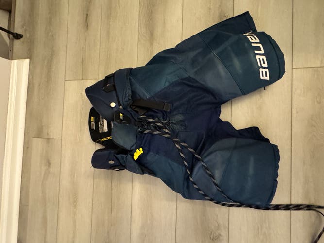 Intermediate Large Bauer Supreme 2s Pro Hockey Pants (Used)