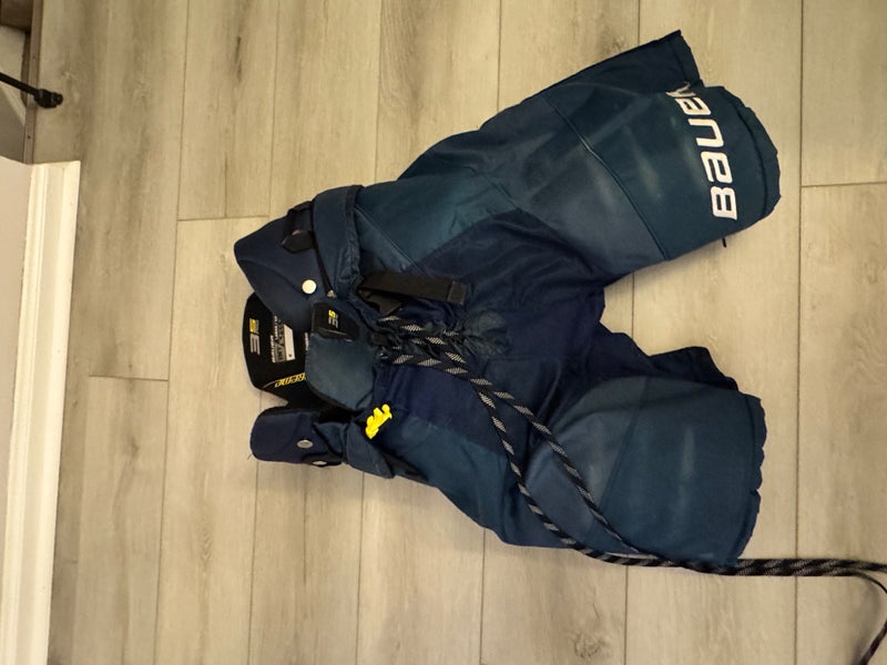 Intermediate Large Bauer Supreme 2s Pro Hockey Pants (Used)