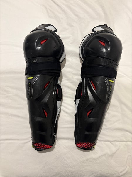 Senior Bauer Vapor Hyperlite 2 17" Shin Pads (Used)