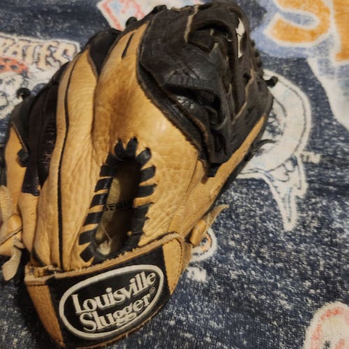 Louisville Slugger RH Players Series Baseball Glove 12" Game Ready