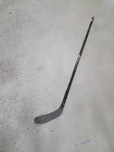 Senior Warrior Alpha LX3 Pro Right Hand Hockey Stick W28 75 Flex