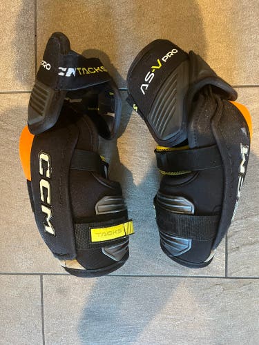 Used CCM Tacks AS-V Pro Elbow Pads Small