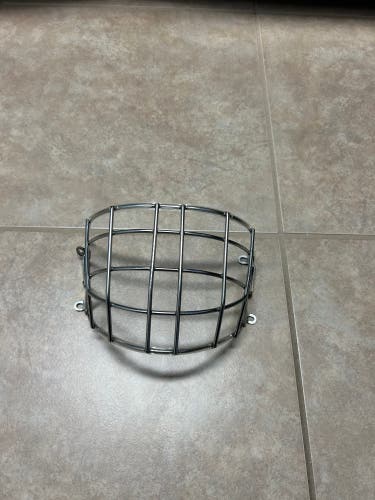 Senior Medium Bauer NME Goalie Mask (New)