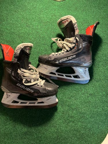Intermediate Bauer Vapor XLTX Pro+ Hockey Skates (Fit 2) Size 6 (Used)