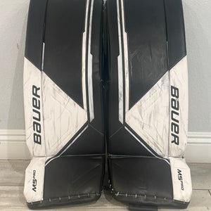 Intermediate Medium 2022 Bauer Supreme M5 Pro Goalie Leg Pads (Used)