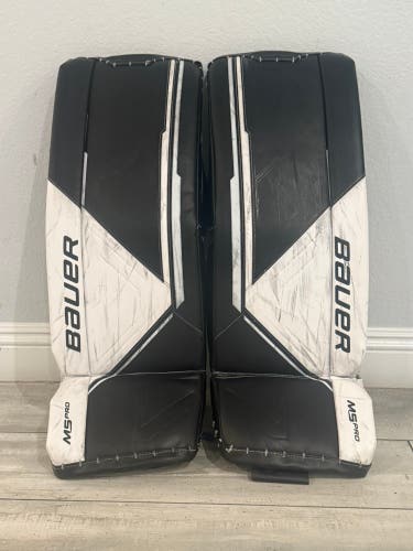 Intermediate Medium 2022 Bauer Supreme M5 Pro Goalie Leg Pads (Used)