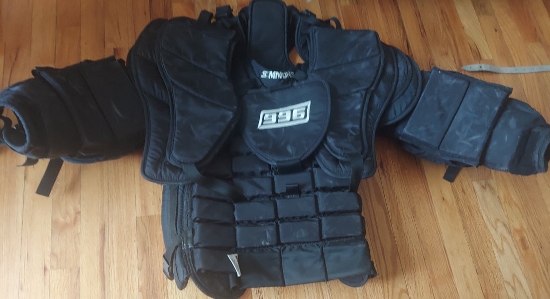 Large Simmons 996 Goalie Chest Protector