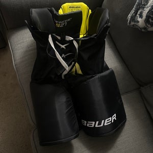 Almost New Senior Bauer Supreme S27 Hockey Pants