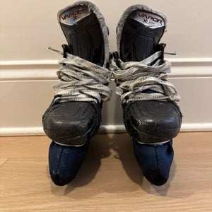 2024 Bauer Vapor 5x Pro Hockey Skates Size 4.5, Fit 3 with Fly-TI Blades (Used)
