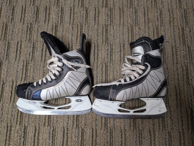 Easton Hockey Skates Size 3 (Used) Typhoon