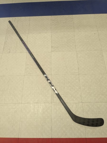Senior CCM RibCor Trigger 7 Pro Right Handed Hockey Stick, P29 Curve, 85 Flex (New)