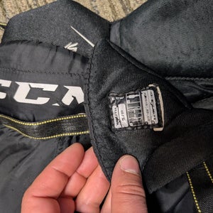 Youth Small CCM Tacks 3092 Hockey Pants (Used)