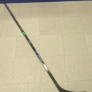Senior True catalyst 9x3 Right Handed Hockey Stick, T92.5 Curve, Multiple Flexes Available (New)